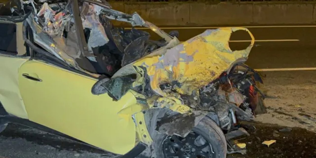 Düzce'de korkunç kaza! Genç kadın araç içinde sıkışarak hayatını kaybetti