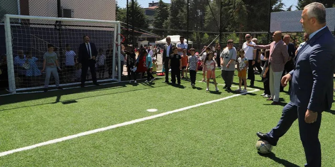 Samsun'da 19 Mayıs'ta halı sahanın açılışı yapıldı