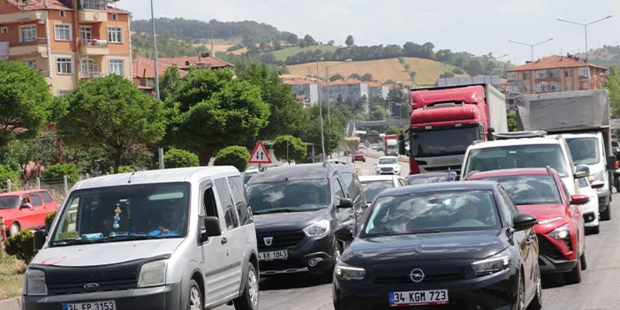 Ankara-Samsun kara yolunda trafik yoğunluğu başladı