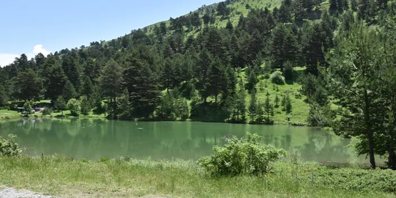 Gümüşhane'de bu göl büyülüyor: Yabancı turistler de akın etti