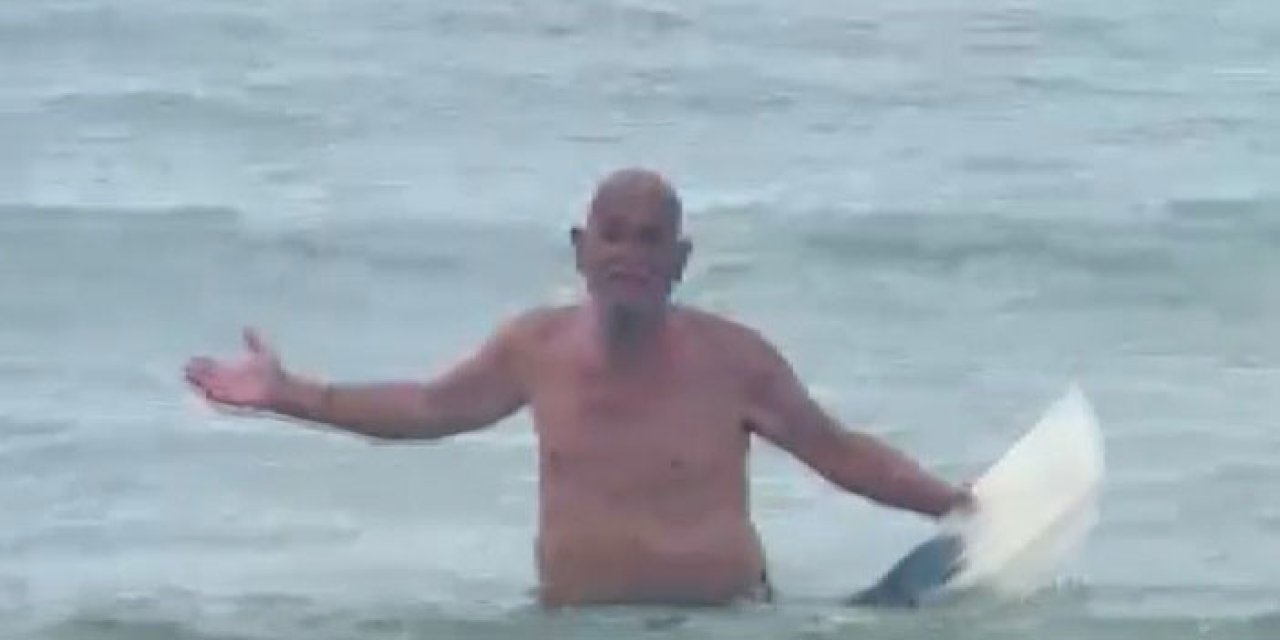 Samsun'da Karadeniz açıklarında yüzen yaşlı adam ekipleri teyakkuza geçirdi