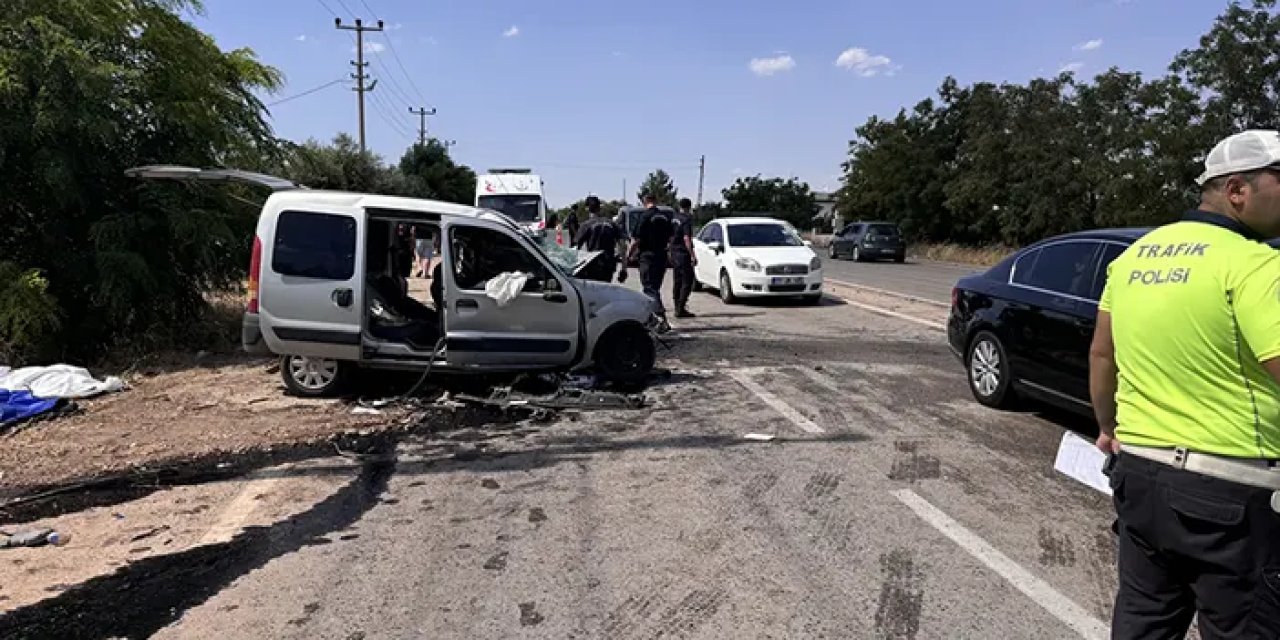 Gaziantep-Kilis kara yolunda iki araç çarpıştı: 2 ölü, 3 yaralı