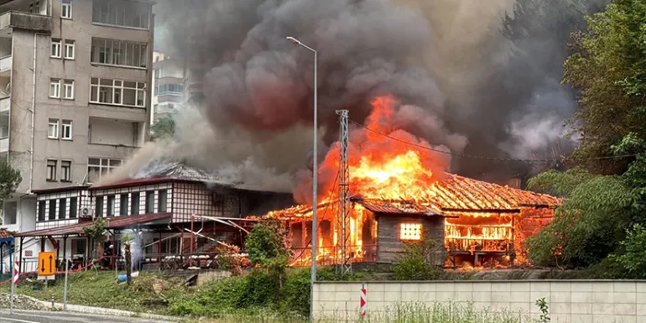 Trabzon'da düğün salonunda yangın! Alevler pansiyona da sıçradı