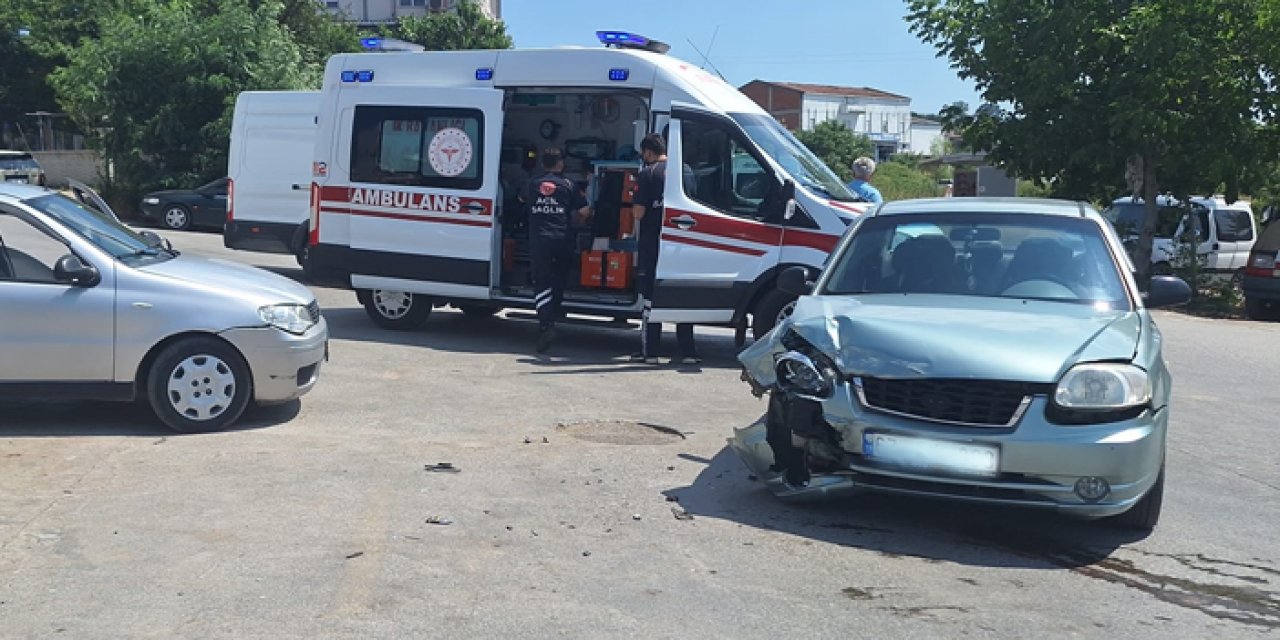 Samsun’da iki otomobil çarpıştı! 4 yaralı