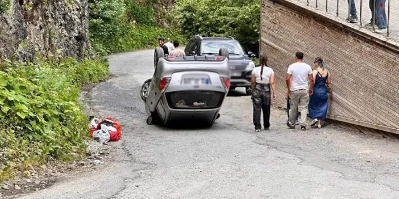 Trabzon Uzungöl'de otomobil takla attı