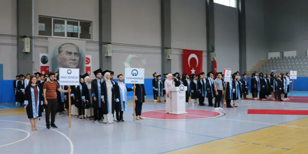 KTÜ Of Teknoloji Fakültesinde mezuniyet sevinci