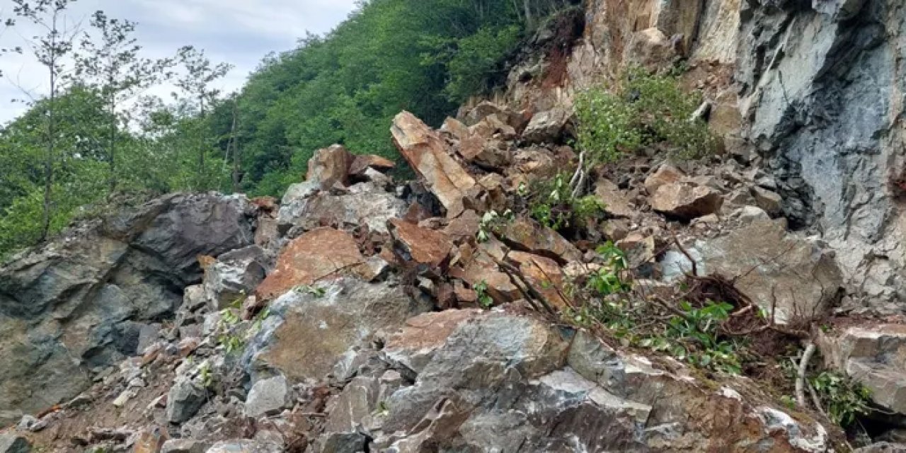 Giresun’da o yol ulaşıma açıldı! Heyelan düşmüştü