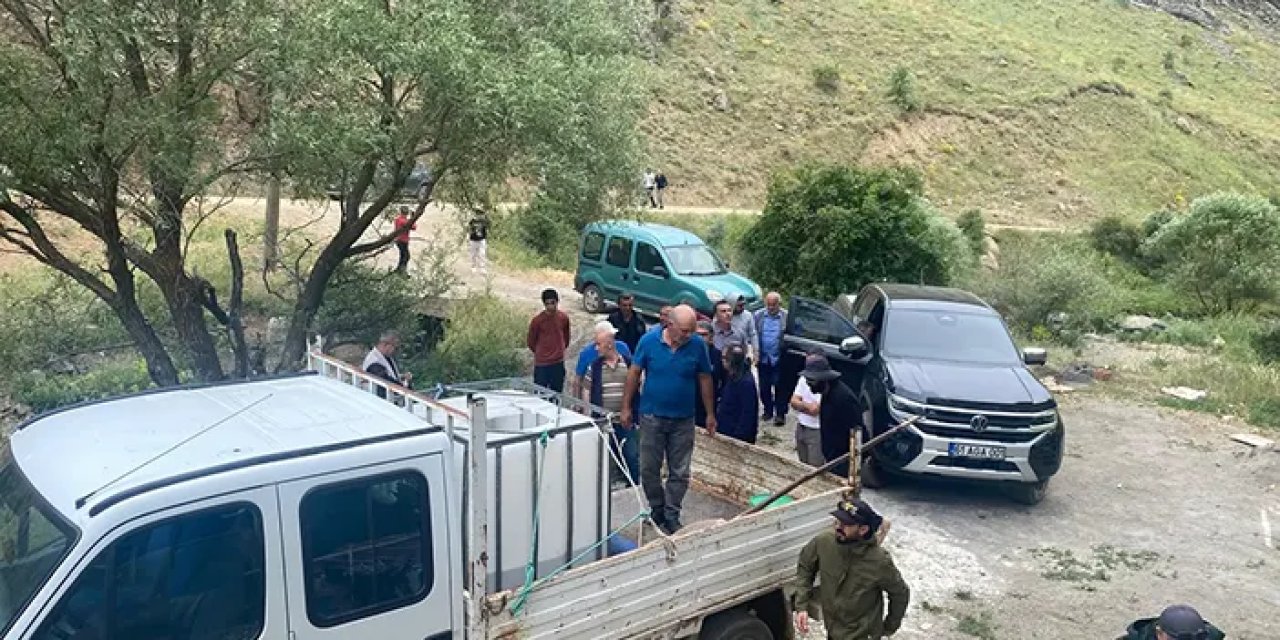 Bayburt'ta 10 bin yavru alabalık akarsuya salındı