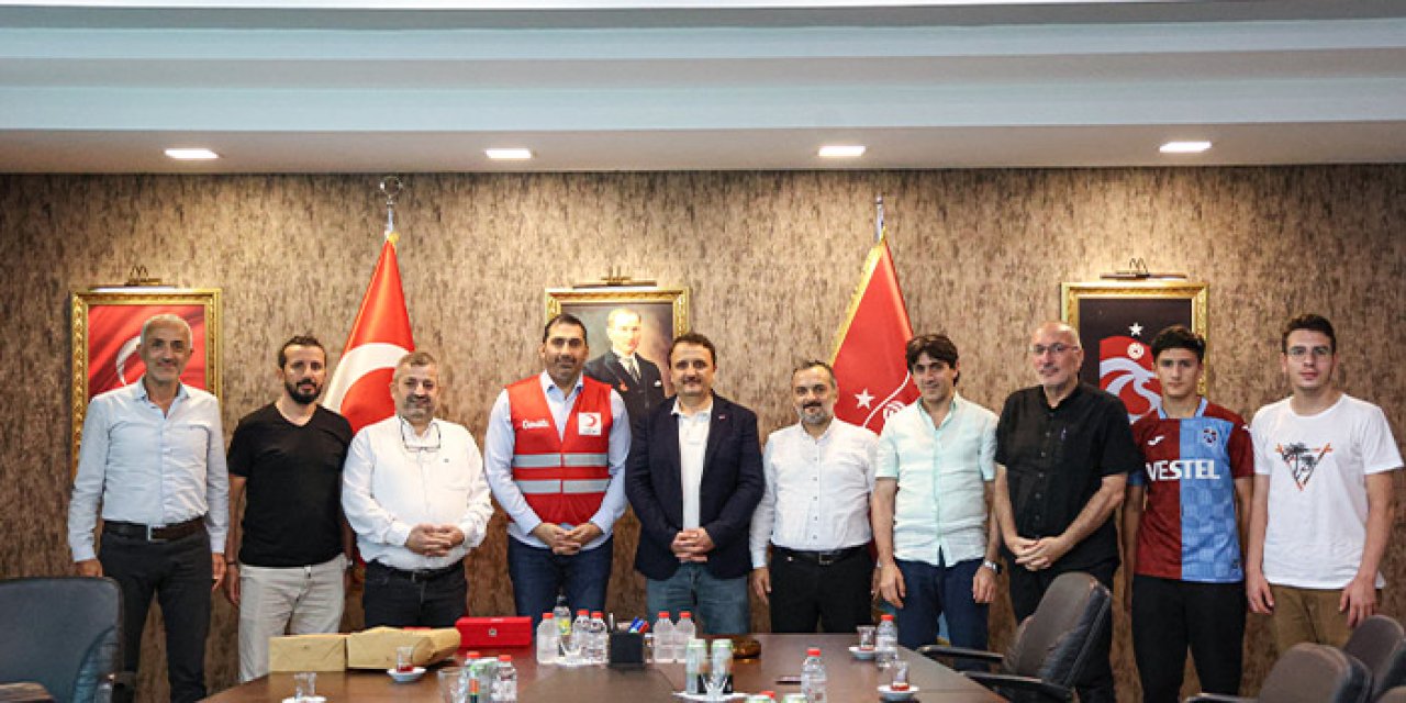 Kızılay'dan Trabzonspor'a teşekkür ziyareti