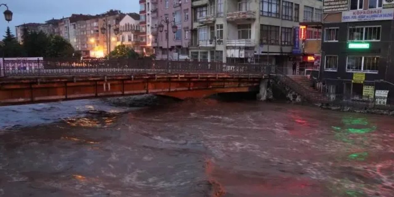 Bakan Yerlikaya'dan Samsun'daki sel için açıklama! "34 vatandaşımız güvenlikli alanlara tahliye edildi"