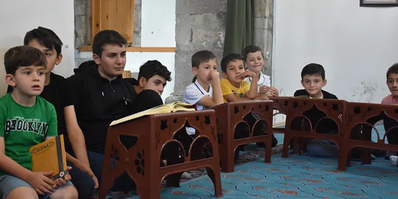 Gümüşhane'de Ayasofya Camii Kur'an kursu öğrencilerini ağırladı