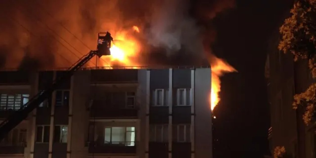 Samsun’da feci yangın! Çatı katı alevler içinde kaldı