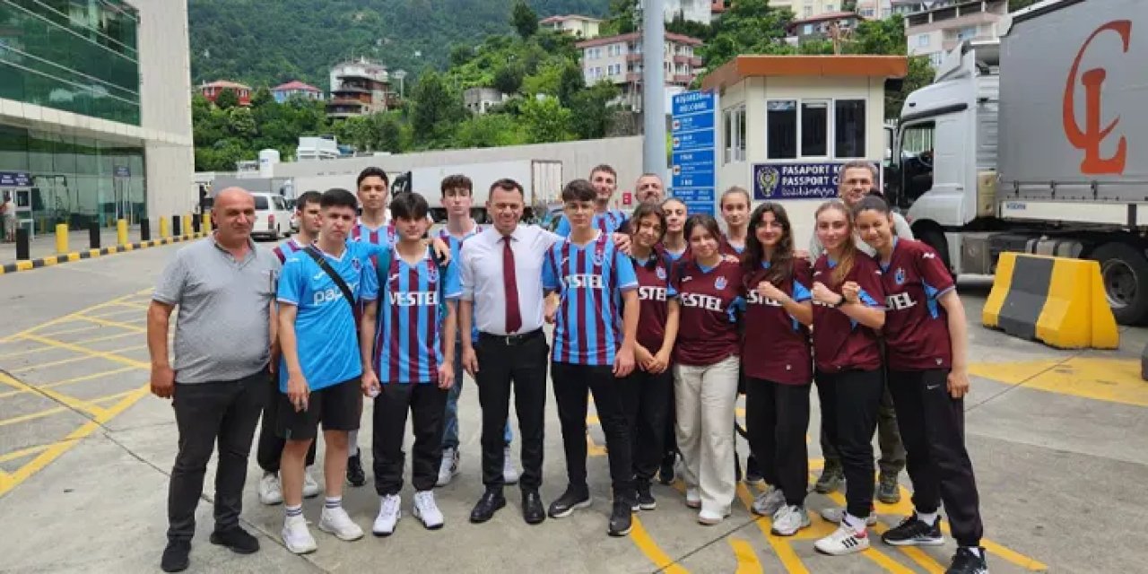 Trabzon'da Başkan Ahmet Kaya'dan sporculara forma desteği