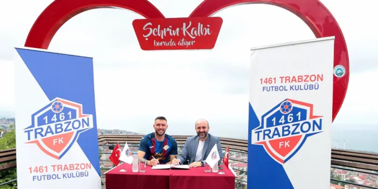 1461 Trabzon yeni transfere Boztepe Seyir Terası'nda imza attırdı