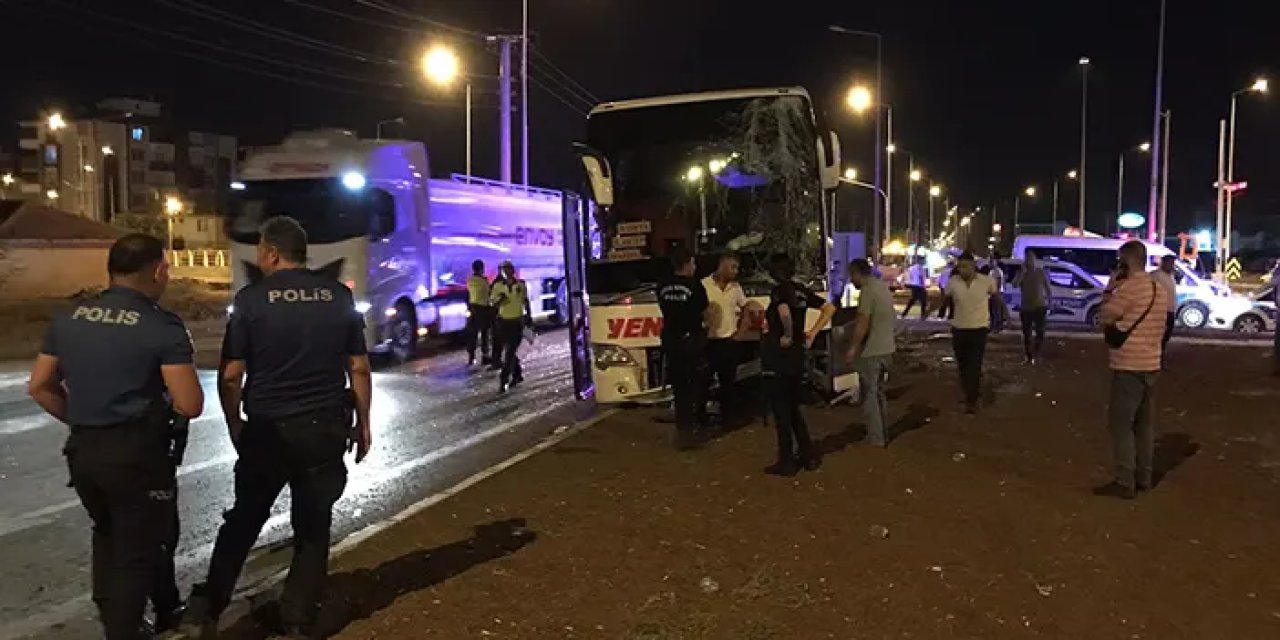 Konya'da 2 otobüs çarpıştı! Kaza kimsenin burnu kanamadan atlatıldı