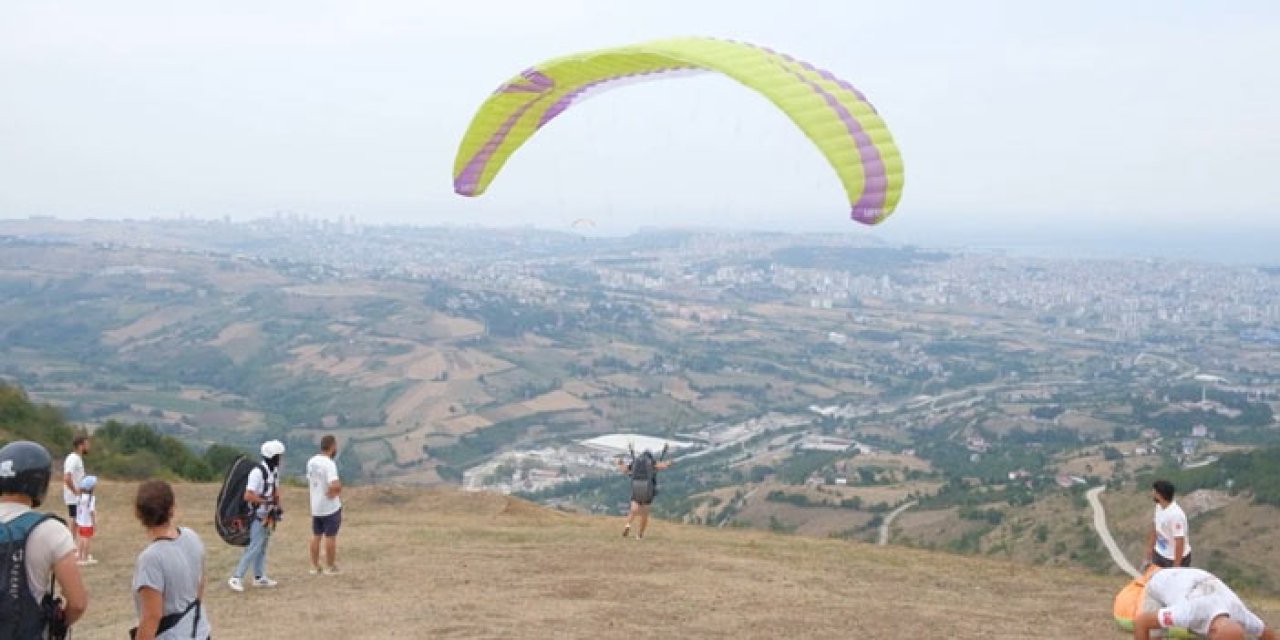 Samsun'da Yamaç Paraşütü Karadeniz Bölgesi Hedef Yarışması heyecanı