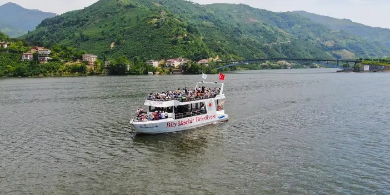 Samsun’un gemilerine ziyaretçi akını