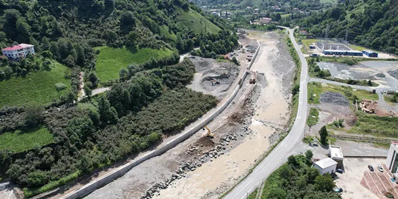 Artvin'de Kapisre Deresi Taşkın Koruma Projesi'nde iki etap