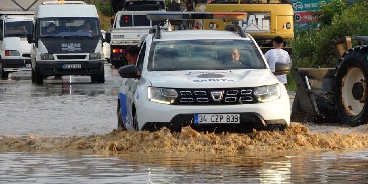 Ordu’da sağanak sonrası evleri su bastı! Yol ulaşıma kapandı