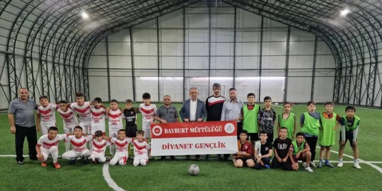 Bayburt’ta futbol turnuvası final yaptı