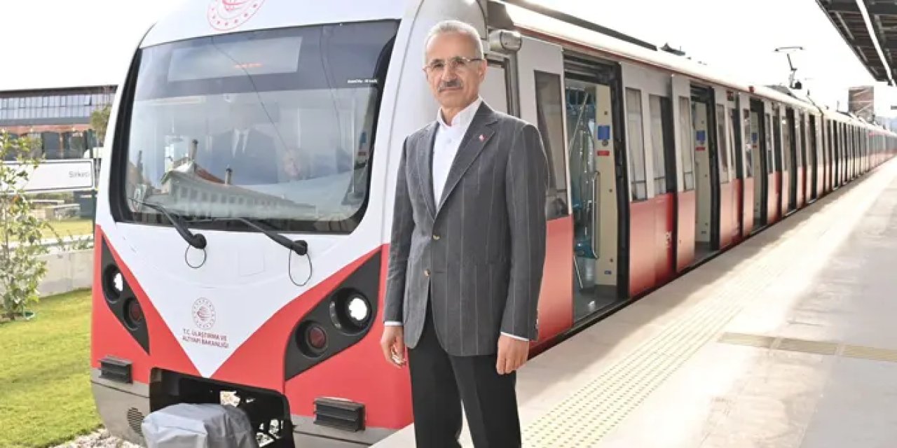 Bakan Uraloğlu: "Marmaray ile 1 ayda İstanbul nüfusundan fazla yolcu taşındı"