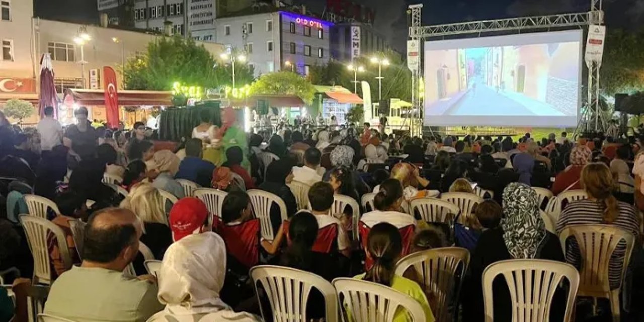 Samsun’da açık hava sinemasına yoğun ilgi