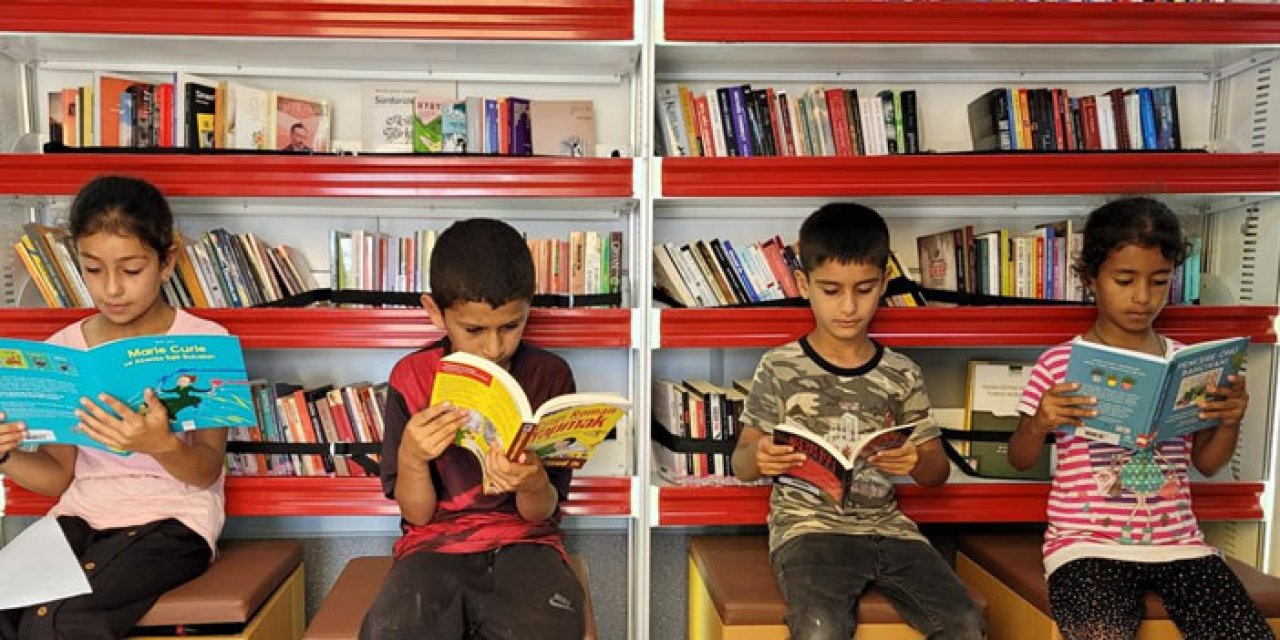 Samsun'da gezici kütüphane çocukları kitap ile buluşturdu