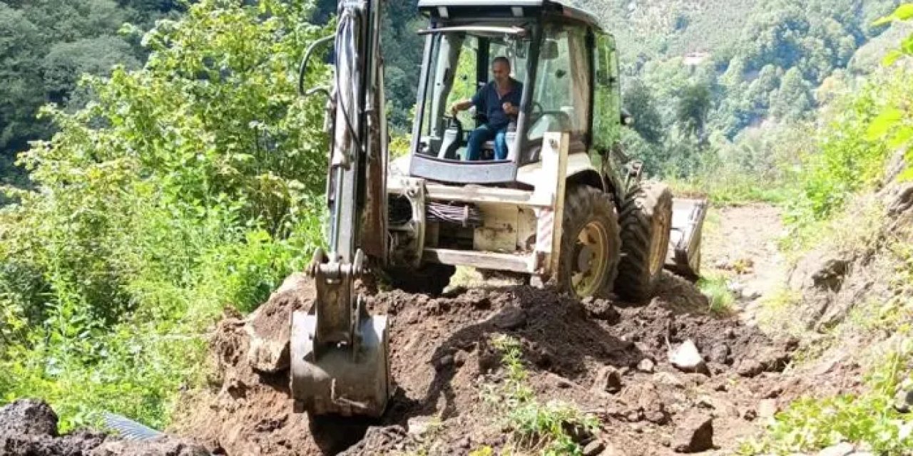 Samsun'u sağanak vurdu! Heyelan meydana geldi