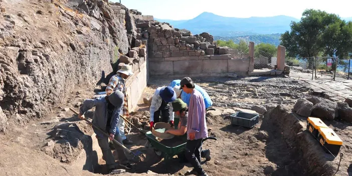 Manisa'da 2700 yıllık geçmişi bulunan antik kente öğrencilere fırsat