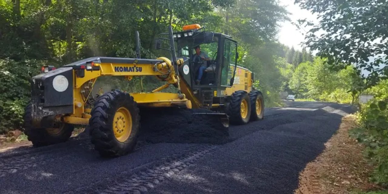 Trabzon Büyükşehir'den Şalpazarı, Yomra ve Sürmene'de yol bakım çalışması