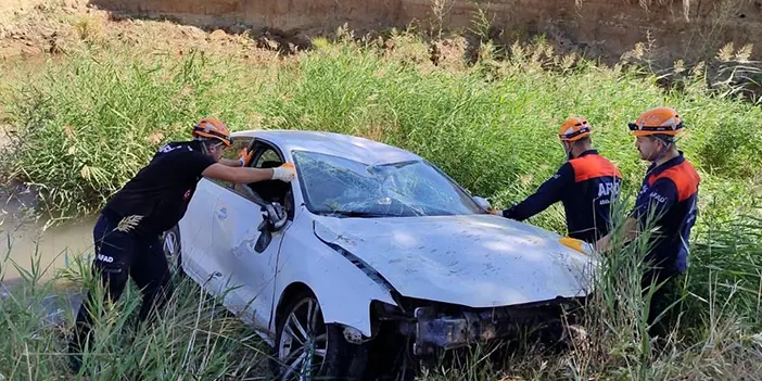 Sivas'ta dereye uçan araçtan cansız bedeni çıktı!