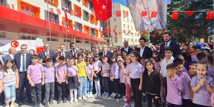 Artvin'de eğitim-öğretim zili törenle çaldı!