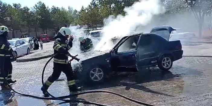 Sivas'ta araç bir anda alev topuna döndü!