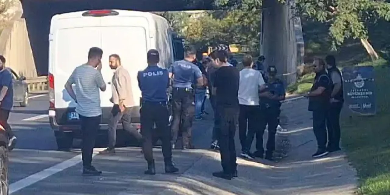 İstanbul'da yol kenarında el bombası bulundu! Ekipler harekete geçti