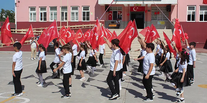 Samsun'da ilköğretim haftası coşkusu sürüyor