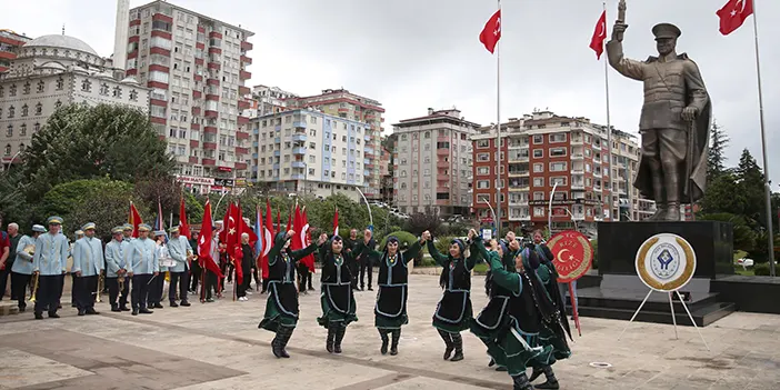 Rize'de Atatürk coşkusu! Şehre ilk gelişinin 100. yılı kutlandı