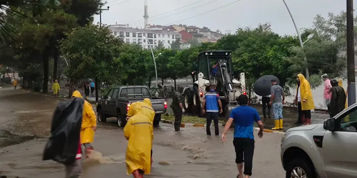 Giresun'da hayat durma noktasına geldi! Yağmur etkisini gösterdi.