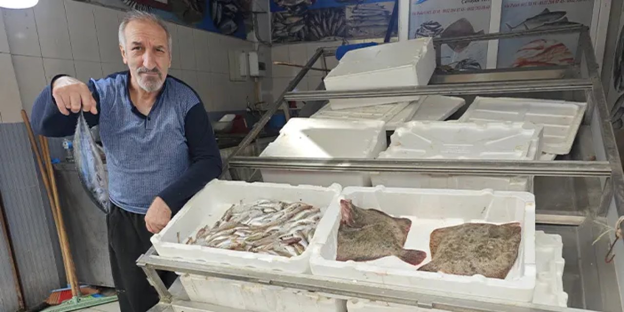 Samsun'da balık tezgahlar boş kaldı; Hava muhalefeti şartları zorluyor!