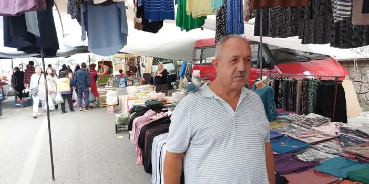 Samsun’da papağanını omzundan indirmiyor! Her yere birlikte gidiyorlar