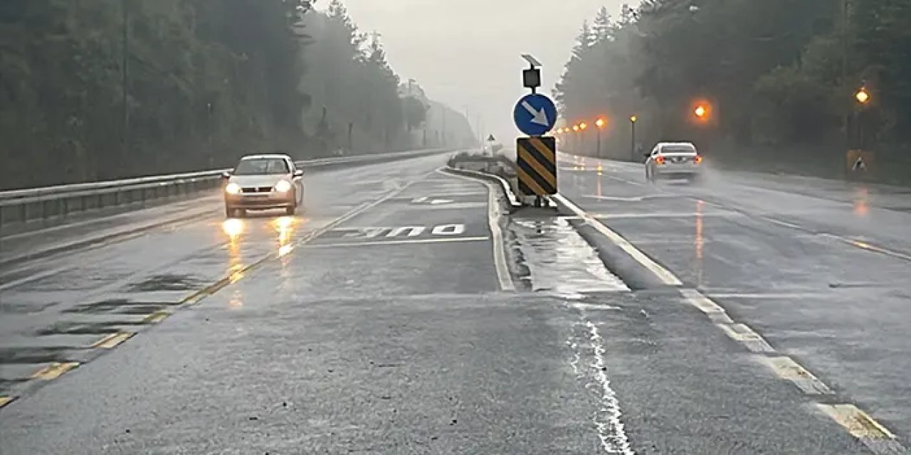 Bolu Dağı'nda sağanak etkili oldu! Ulaşım olumsuz etkilendi