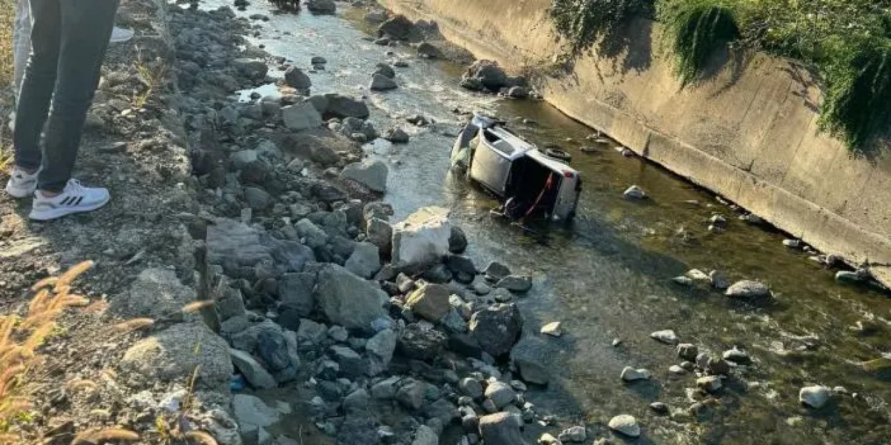 Artvin’de kamyonet dereye düştü! 1 yaralı