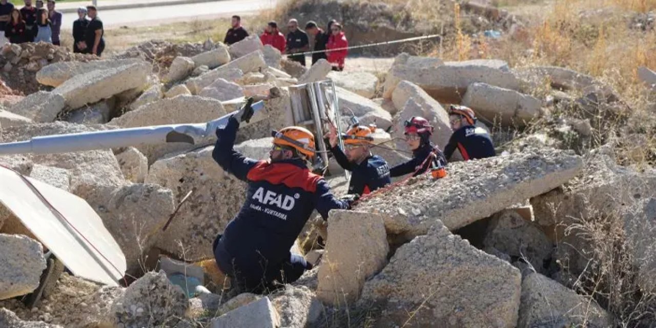 Bayburt’ta 5.8’lik deprem tatbikatı! Gerçeğini aratmadı