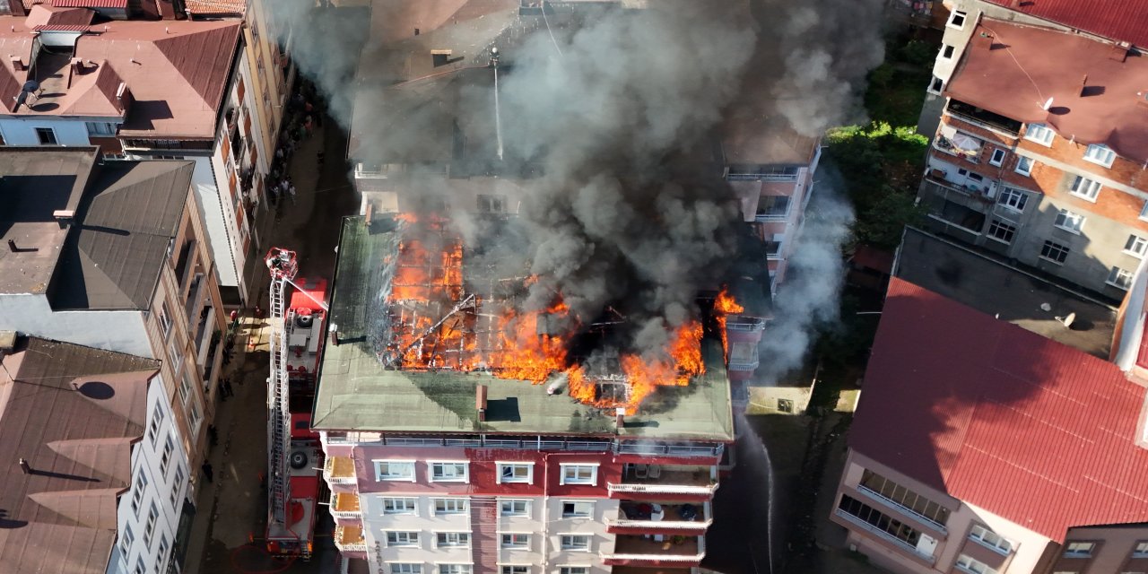 Ordu'da çatı alevlere teslim oldu! zarar büyük