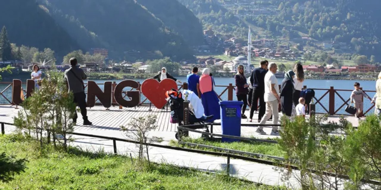 Trabzon Uzungöl’e yabancı öğrencilerden ziyaret