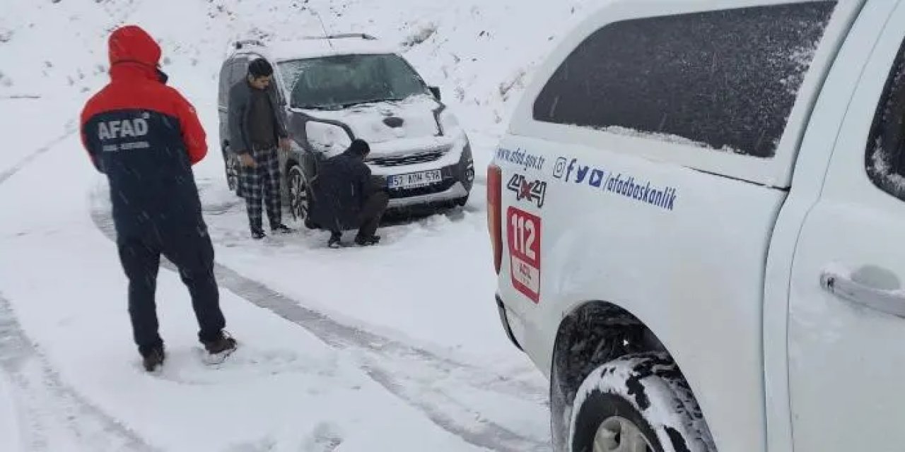 Giresun’da kar esir etti! Mahsur kalan vatandaşlar kurtarıldı