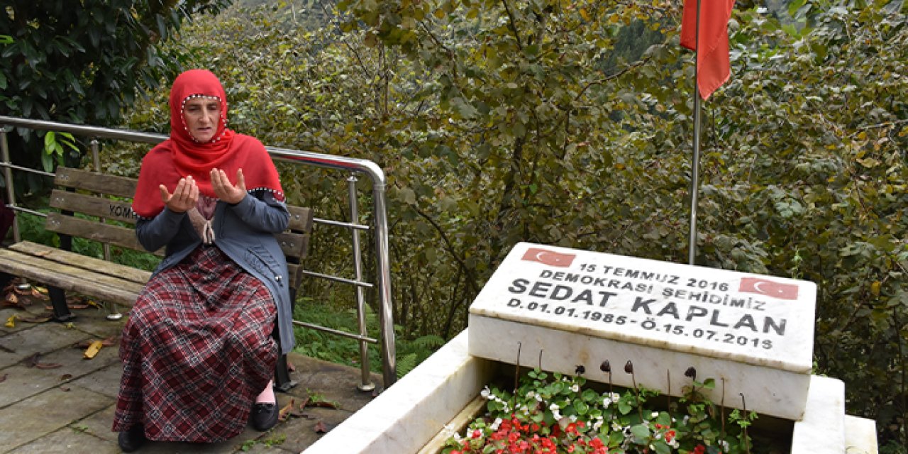 Trabzon'da şehit annesinden FETÖ elebaşı tepkisi: "Onu cehennem de kabul etmesin"