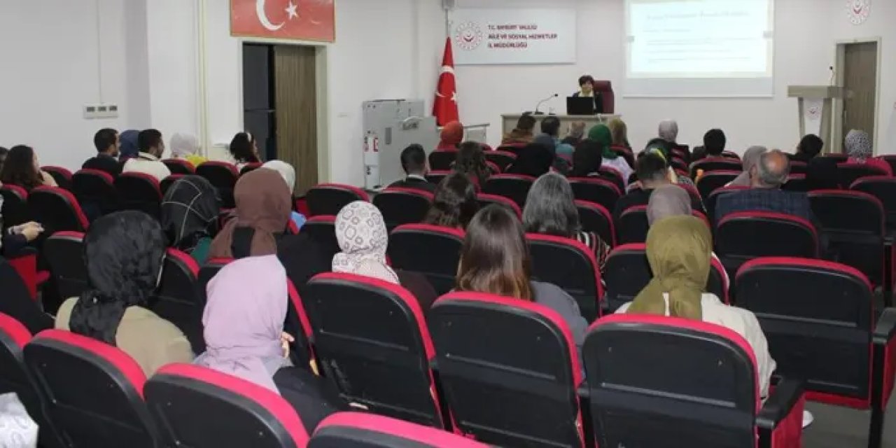 Bayburt’ta kurum çalışanları bilgilendirildi