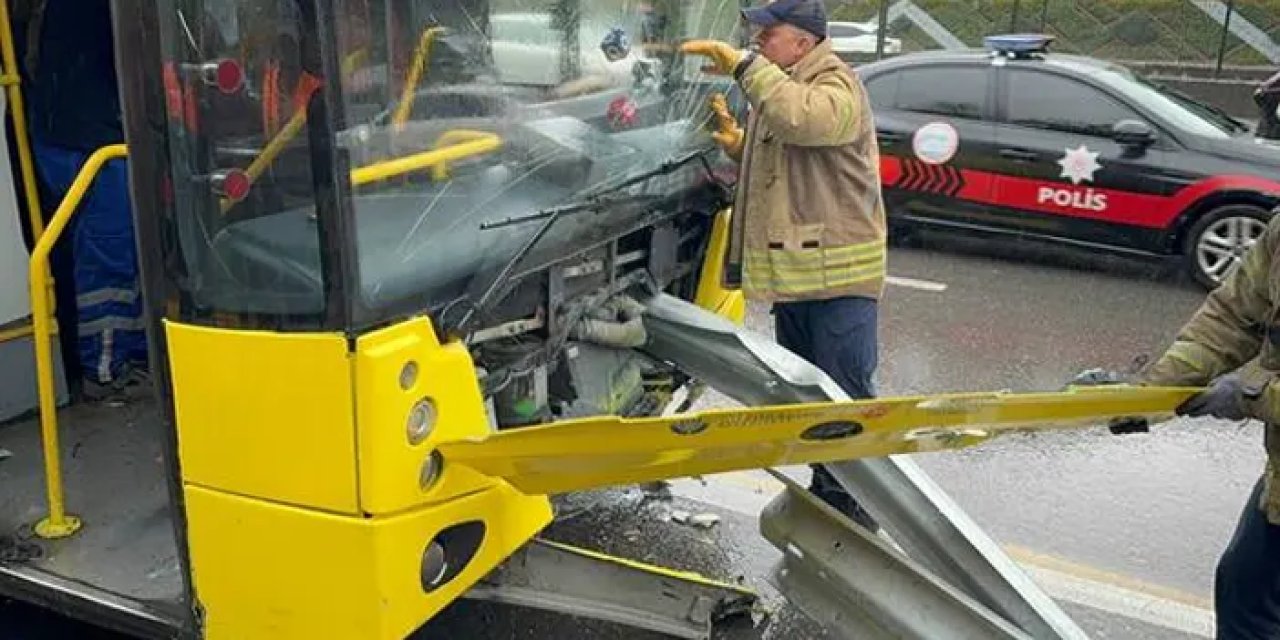 İstanbul’da belediye otobüsü bariyere ok gibi saplandı!