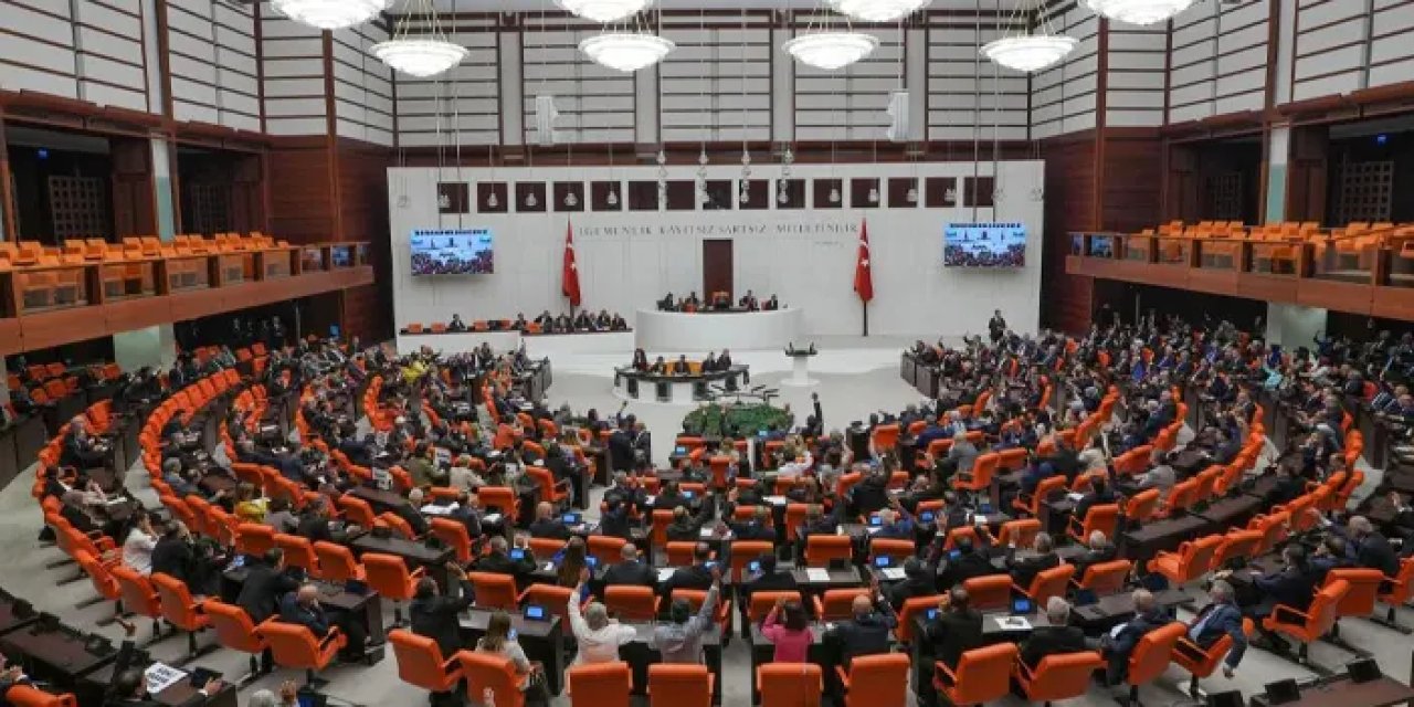 O partide büyük deprem! İki vekil birden istifa etti