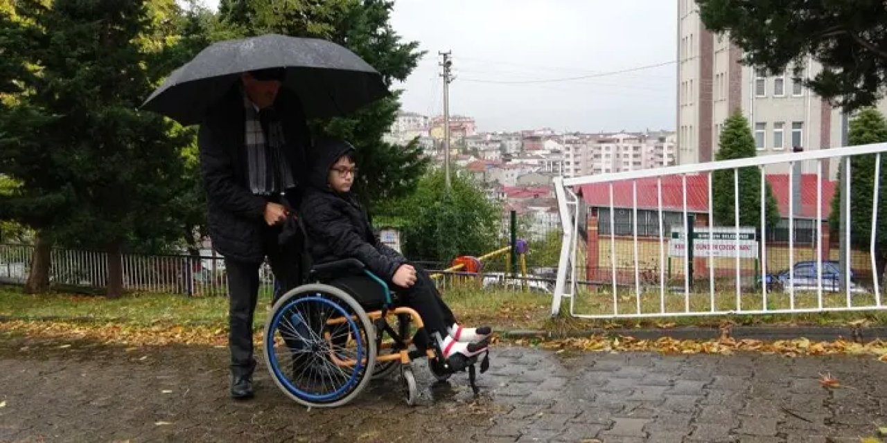 Giresun’da engelli torununa her gün ayak oluyor